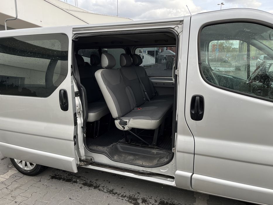 wynajem busa z kierowcą lub bez 9 osobowy furgon blaszak auto,