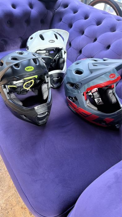 Nowy kask Bell super DH rozmiar M