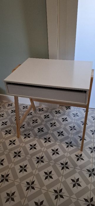 Stolik z 2 krzesełkami IKEA Latt + biurko