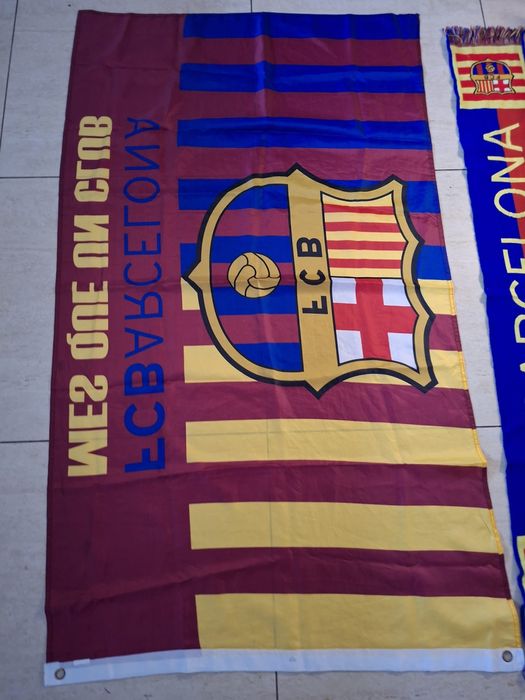 Flaga i szalik FC Barcelona – komplet kibica