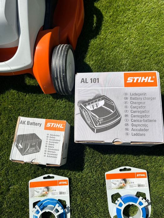 Conjunto Stihl: Corta-Relvas Stihl RMA 339, Aparador FSA 57