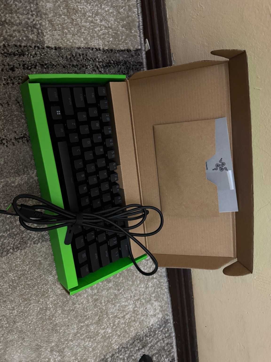 Teclado Razer Huntsman Mini – 60% Gaming (Novo / Como Novo)