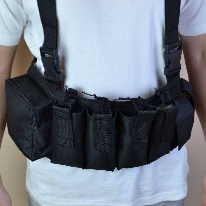 Жилет розвантаження з аптечкою.