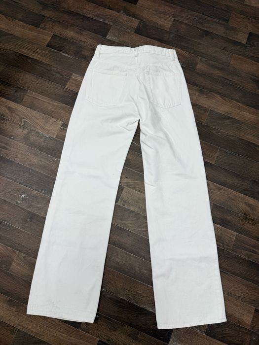 Сучасні стильні джинси  білого кольору Mango 34 розмір