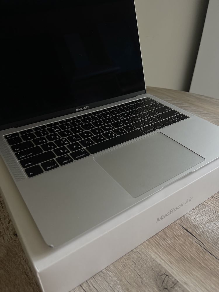 MacBook Air Retina, 13-inch, 2019