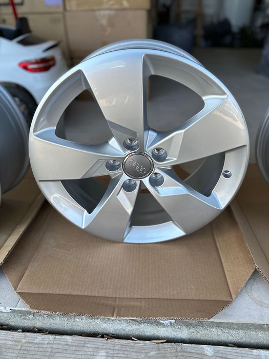 Oryginalne nowe alufelgi Audi 5 x 112 et 47 7.0j 57.1  17 cali