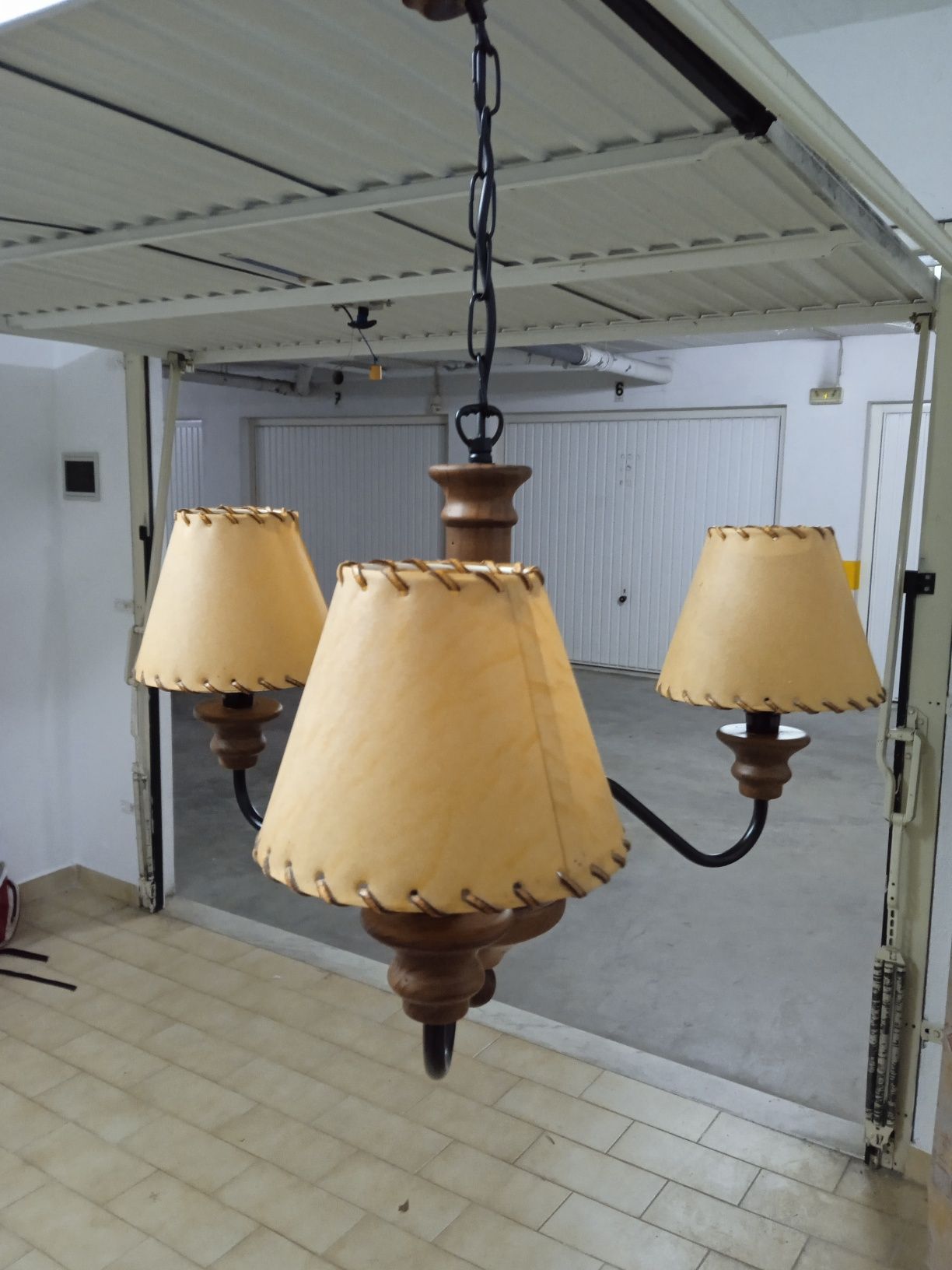 Candeeiro em madeira 3 lâmpadas