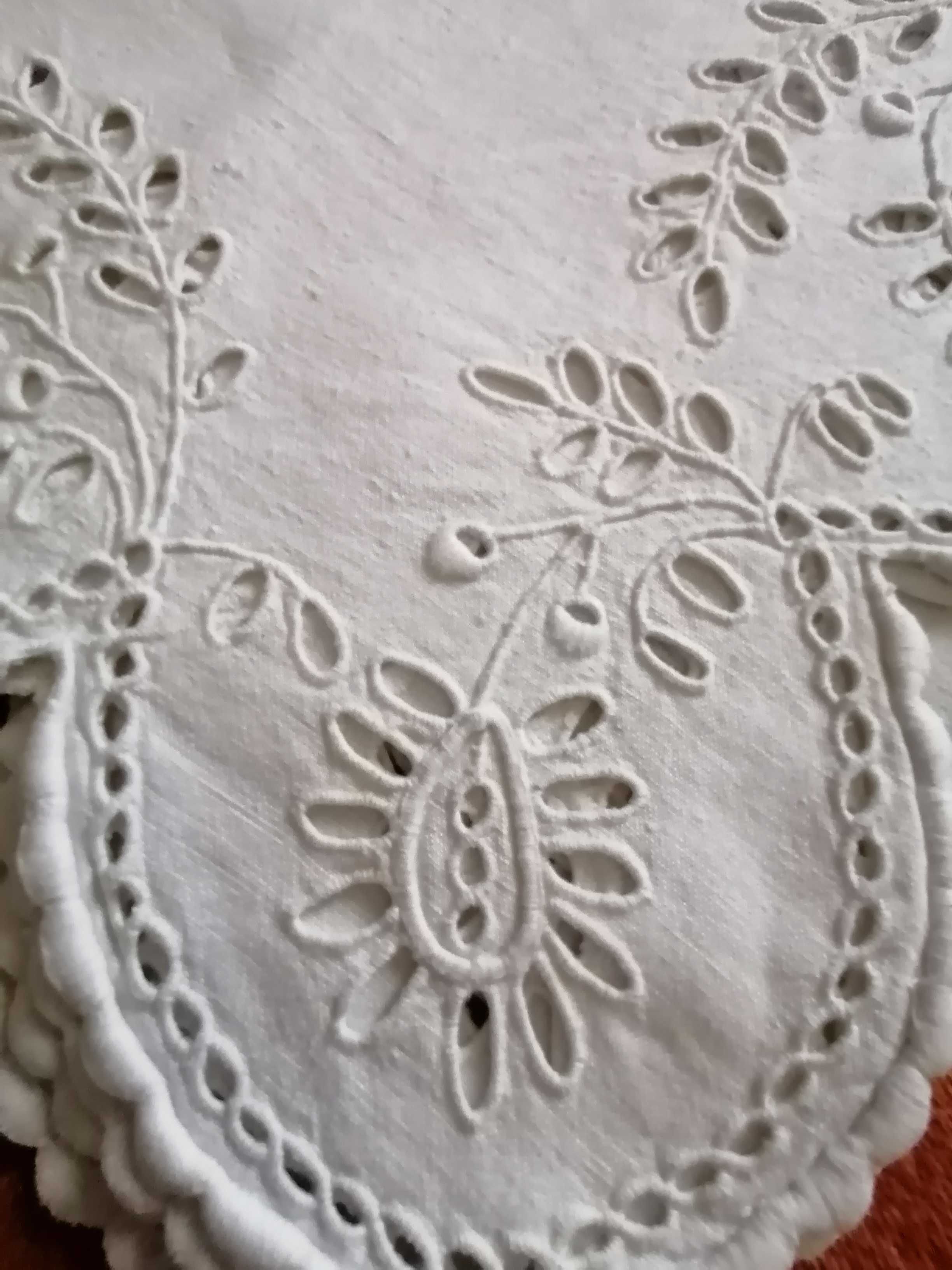 Lençol em linho caseiro com mais de 150 anos