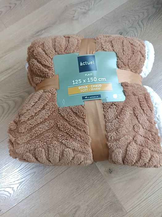 Nowy koc 125 X 150 cm pled brazowo- biały