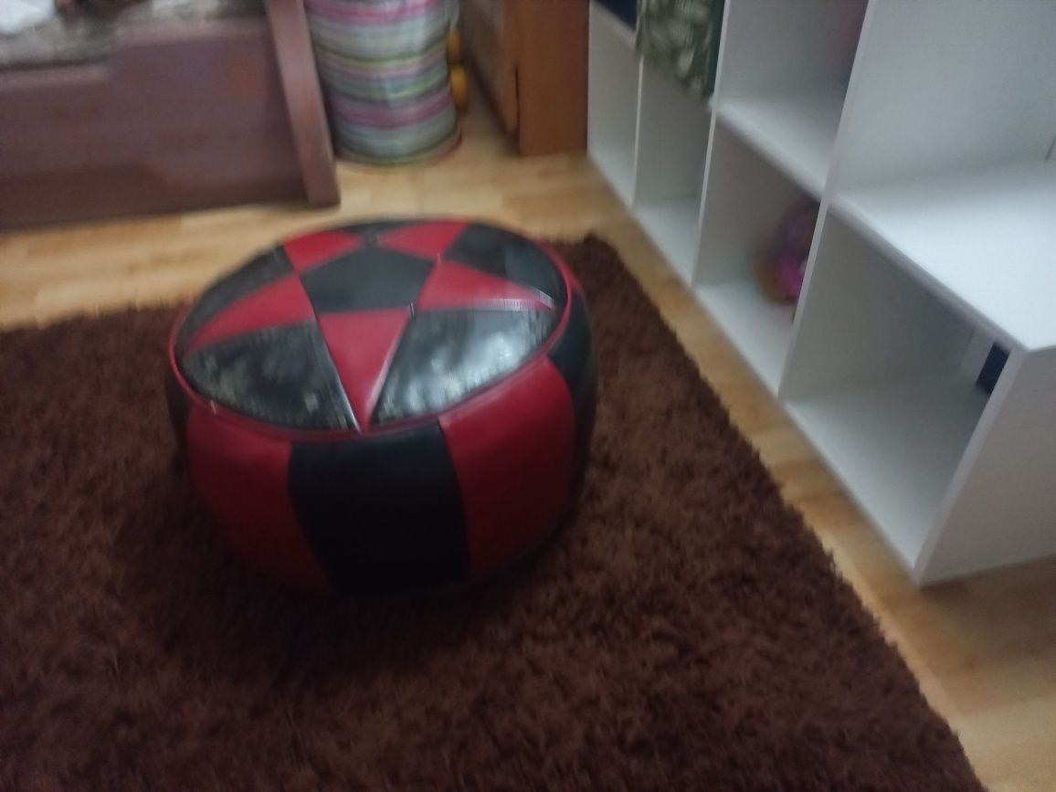Duzy Puf skórzany