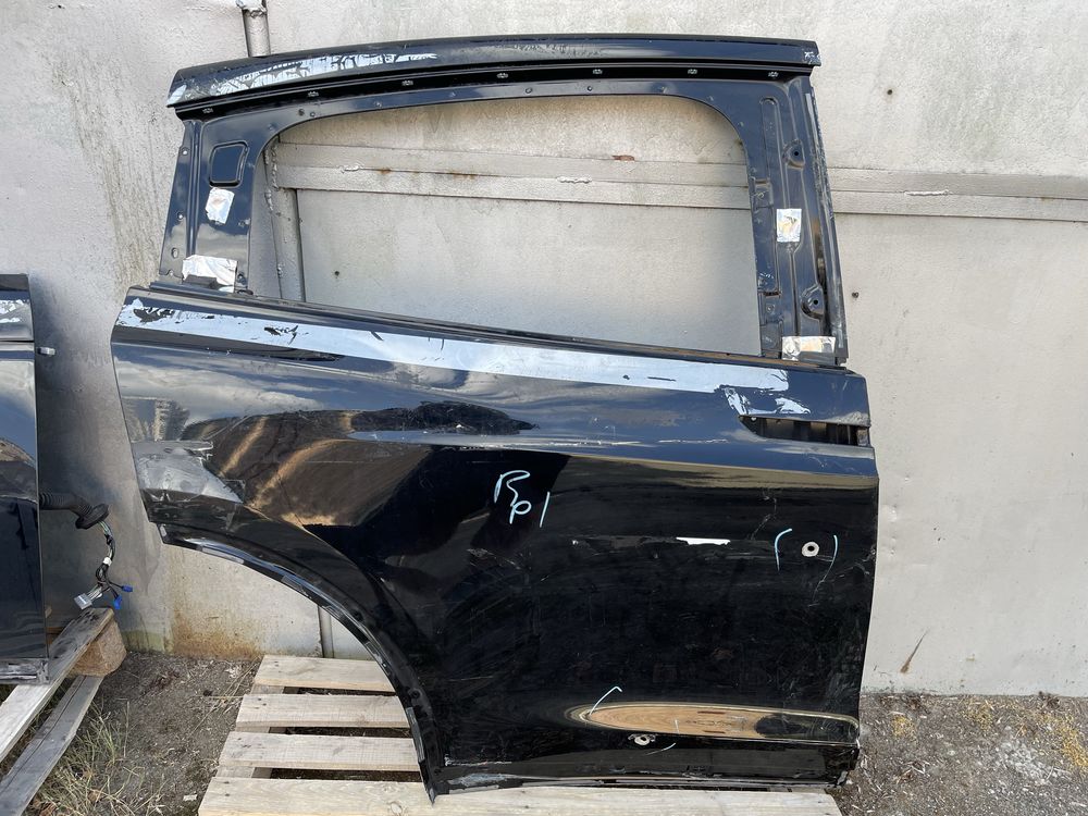 Продам заднюю правую дверь Tesla model X 2020 (под востановления)