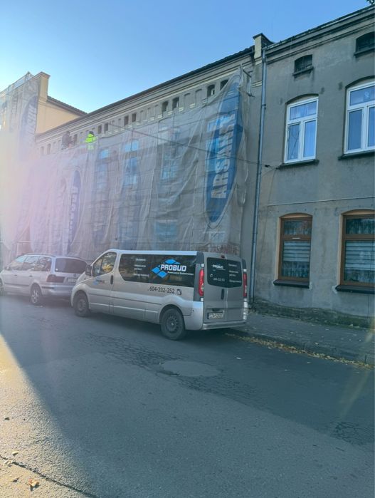 Wynajem rusztowań elewacyjnych fasadowych szalunków