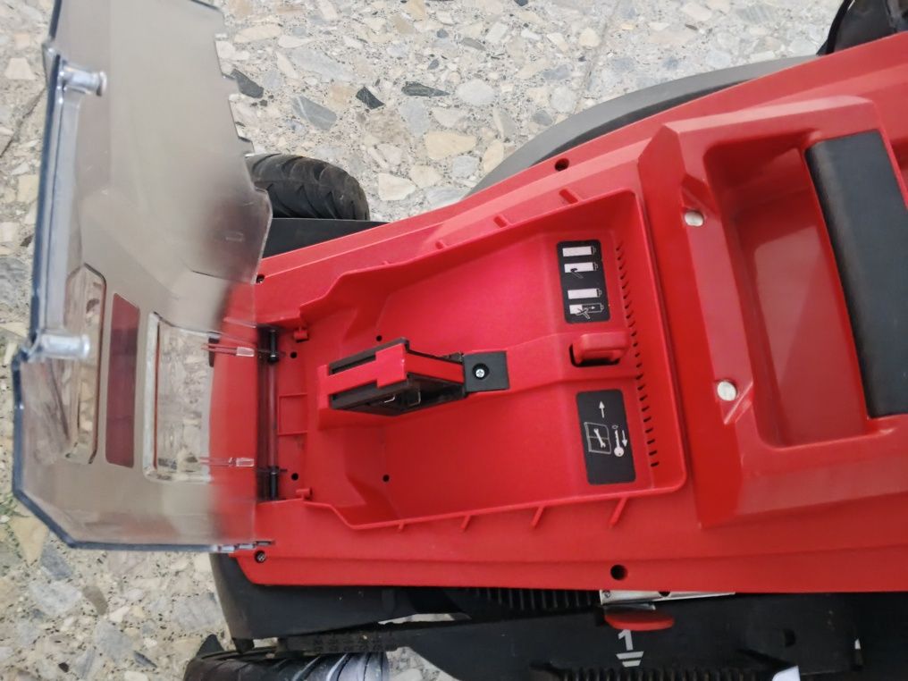 Акумуляторна газонокосарка Einhell GE-CM 43 Li M