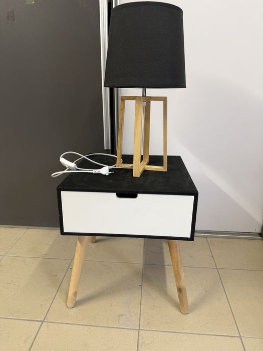 Stolik nocny i lampa nocna komplet