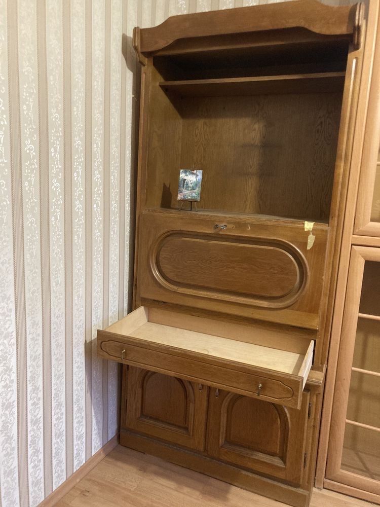 Продам шкаф секретер. Натуральное дерево.
