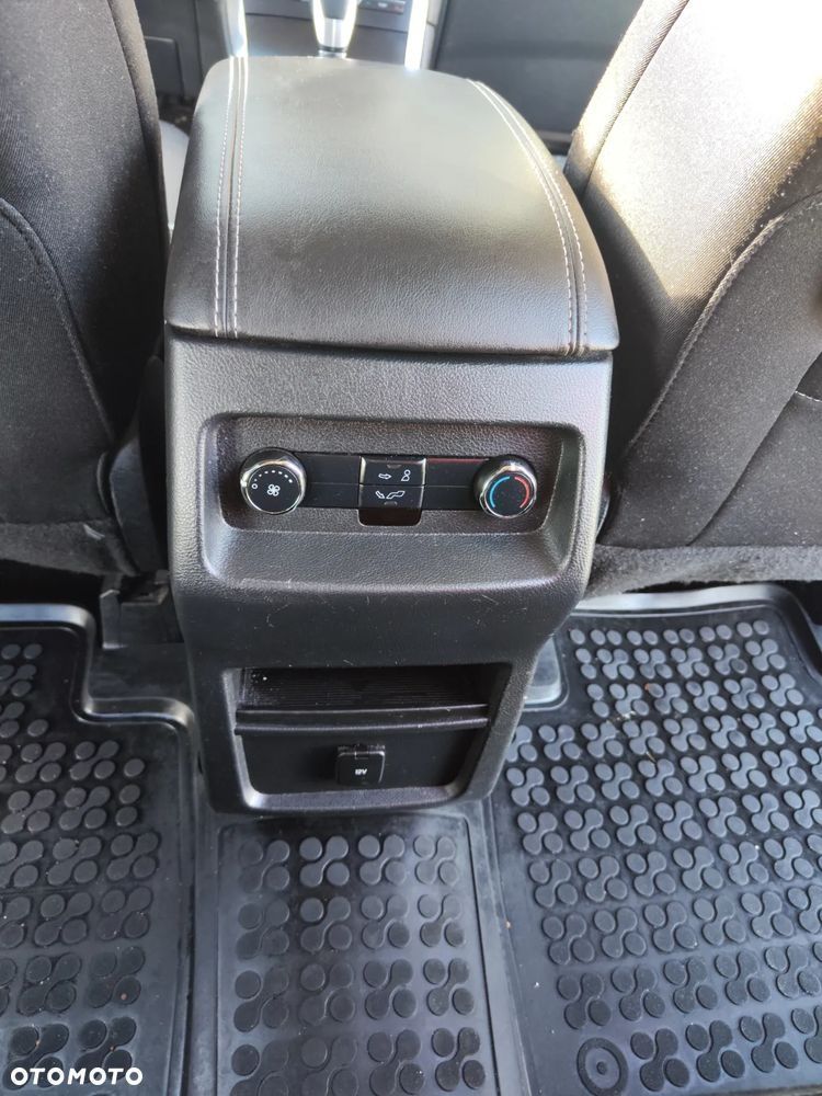 Ford Galaxy 2015r. 150km 7os.