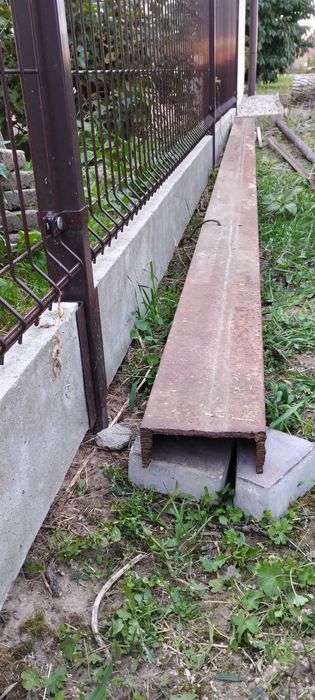 Ceownik stalowy dł.4,7m