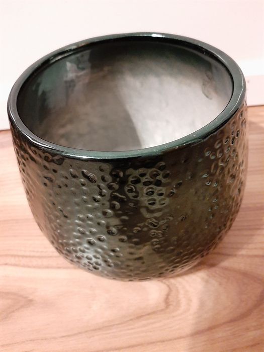 Ceramiczna osłonka do roślin- ciemna zieleń.