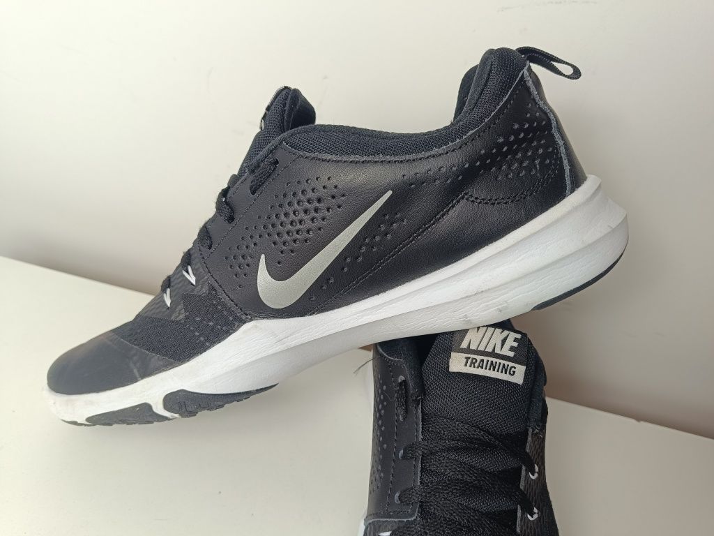 Nike r.44.5 (28.5 cm) buty sportowe męskie