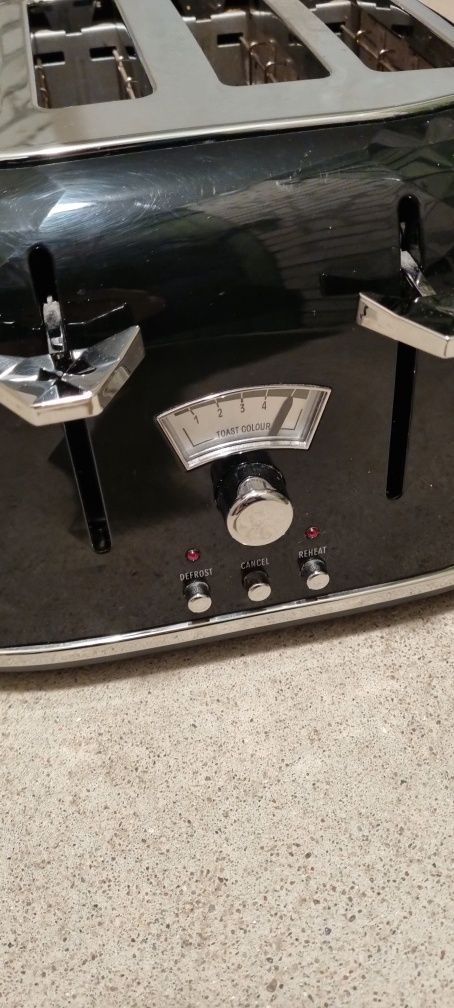 Delonghi czajnik i toster na 4