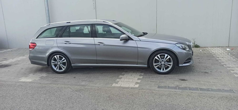 Mercedes-Benz E 300 Bluetec Hybrid