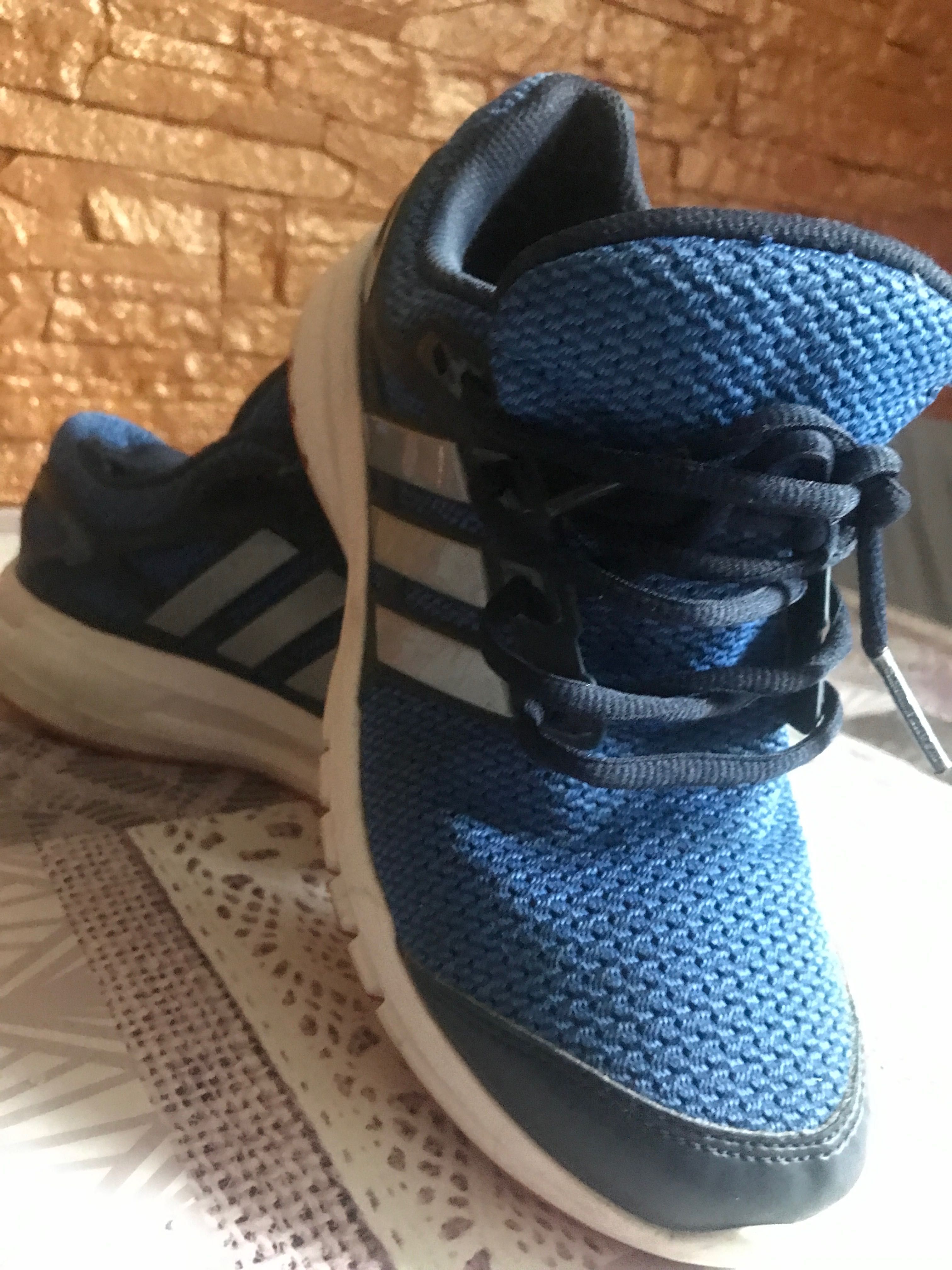 Кросівки жіночі  adidas