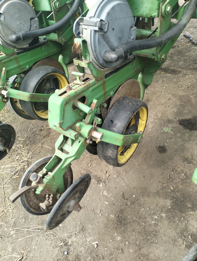 Сівалка John Deere 2126 пневматична