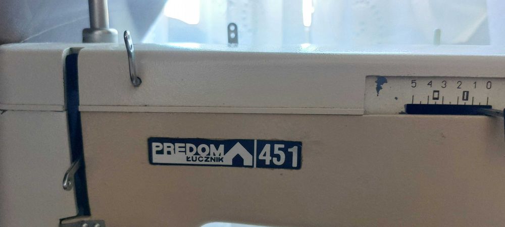 Maszyna do szycia Łucznik 451