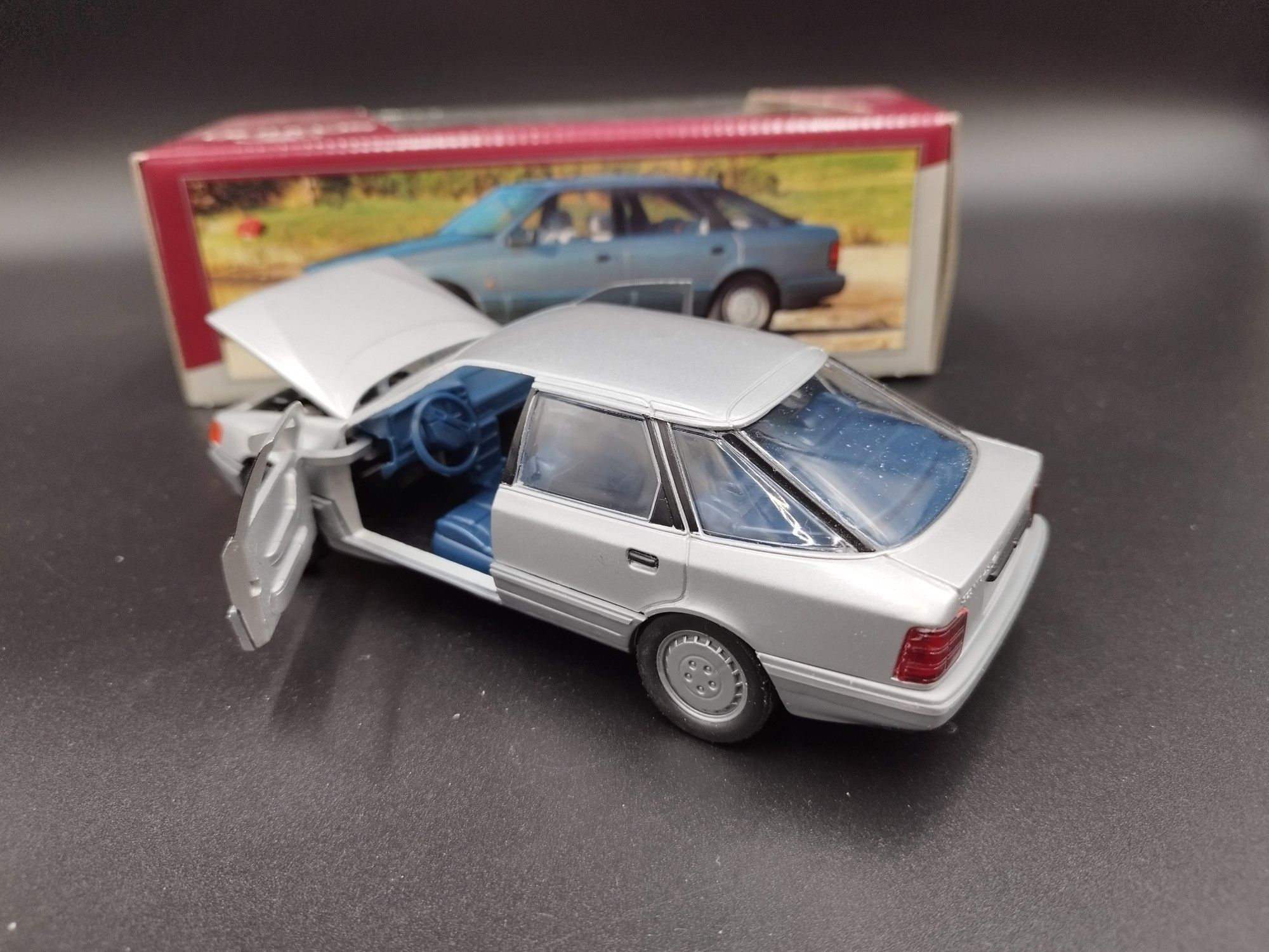 1:25 Schabak Ford Scorpio 2.8i Ghia model nowy