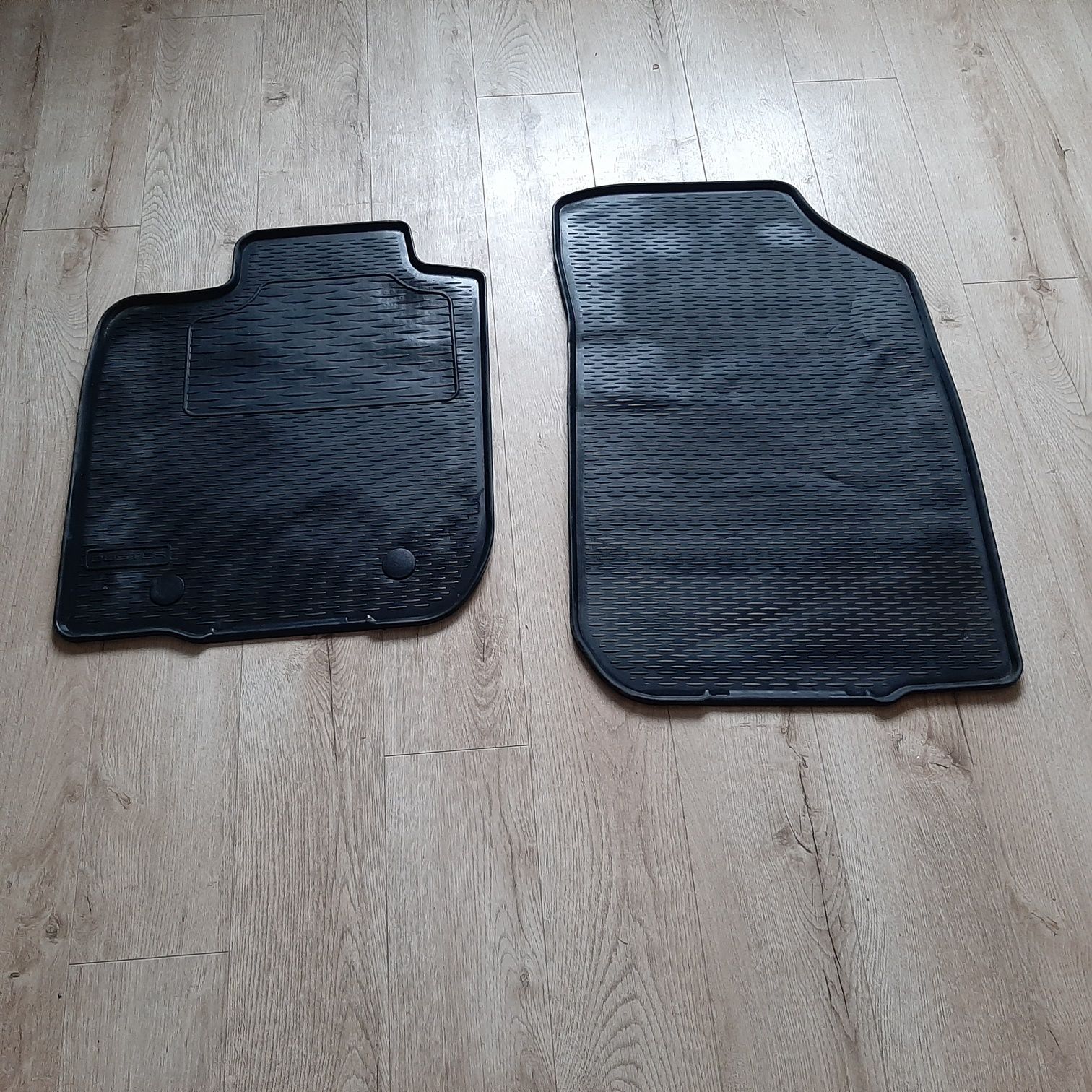 Оригінальні автоковрики  коврики гумові килимки Renalt Duster 2 шт пер
