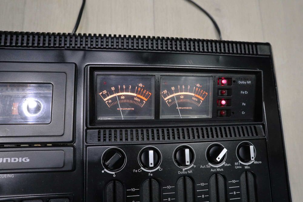 Кассетная дека Grundig CN 1000 HiFi Dolby NR
