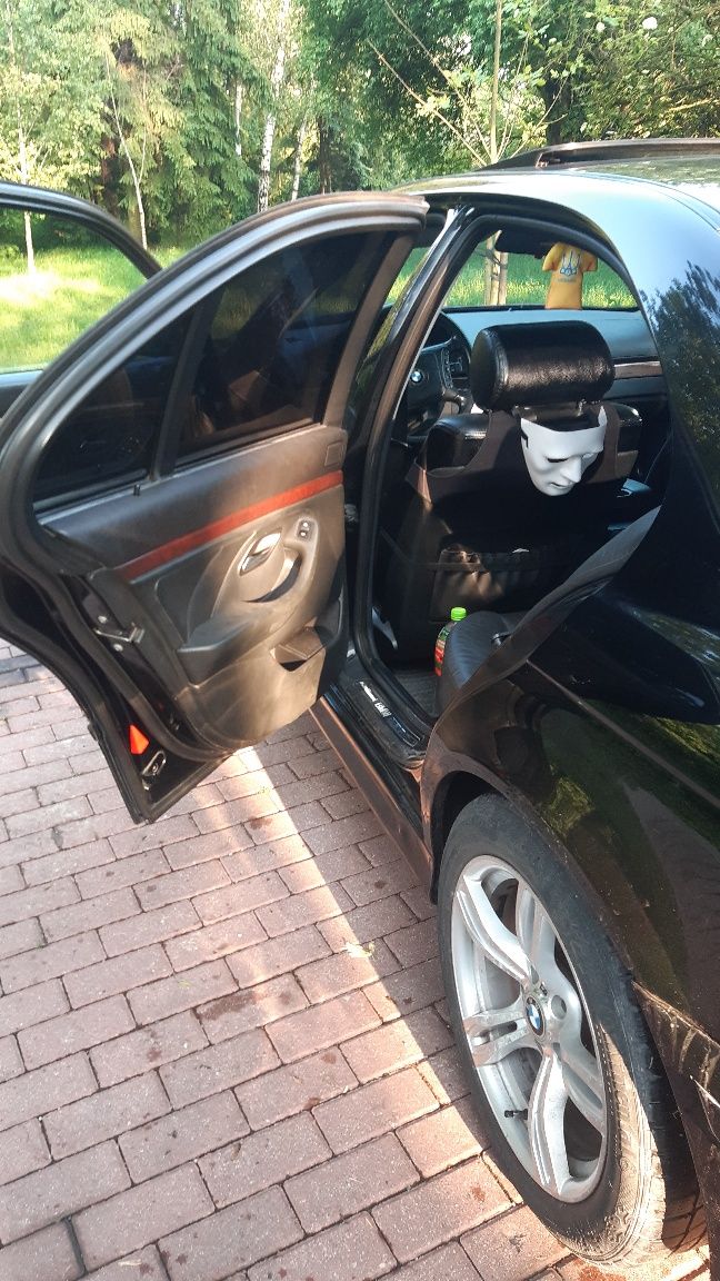 BMW E39 2001 2.5газ,механика.298тыс.км