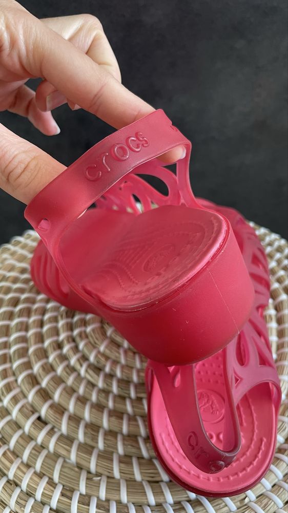 Crocs sandały na koturnie Adrina III Mini Wedge Candy Pink W9 39/40