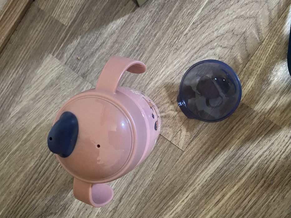 Новый Tommee Tippee поильник непроливайка с крышкой 6+ 12+ месяцев
