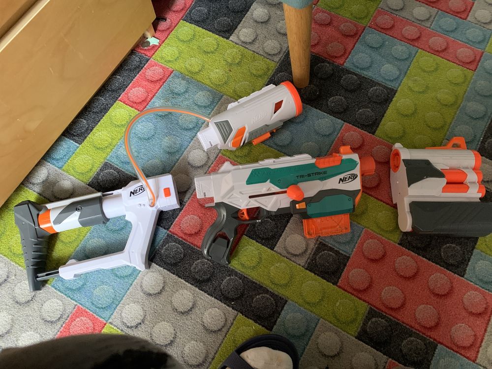 Nerf TriStrike .modularna strzelba marki nerf dla dzieci.