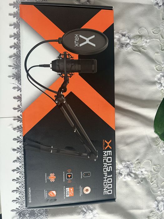 Mikrofon na statywie nowy / Nie rozpakowany !