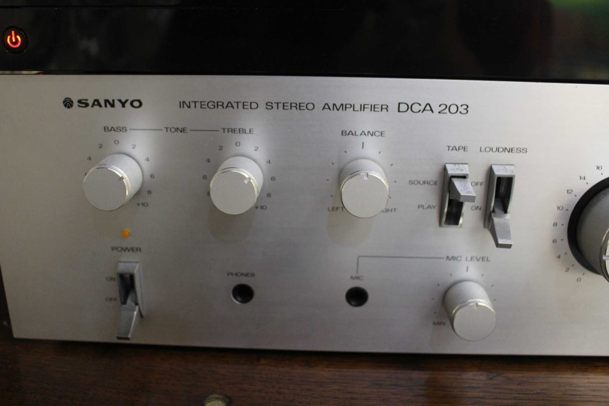 Amplificador Sanyo DCA 203 (ler descrição está lá tudo)