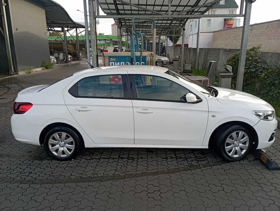 Продається Peugeot 301, 1,2 газ/бензин , мех КПП , пробіг 275 тис.