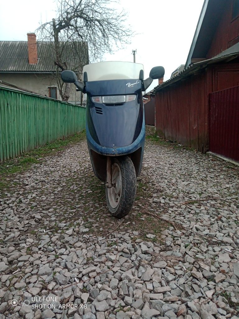 Продам скутер Honda braat