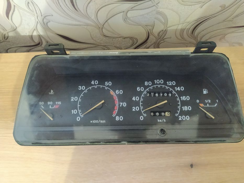Панель приладів ваз 2110