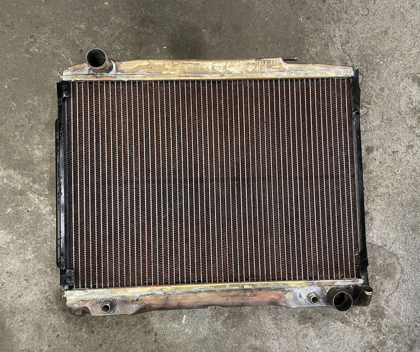 Chłodnica Mercedes SL R107