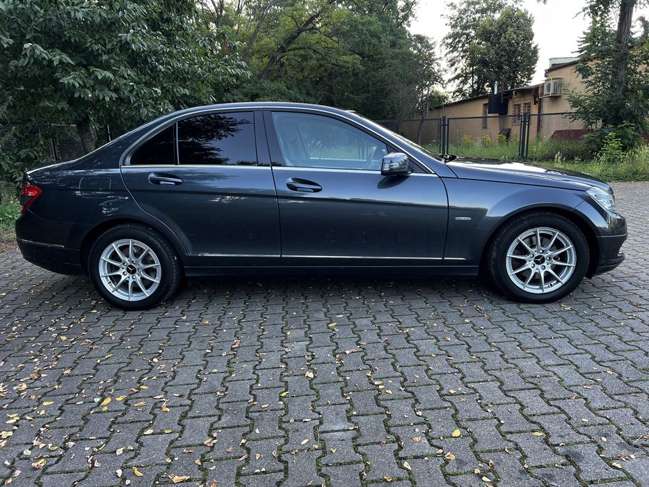 Mercedes-Benz C200 1.8 CGI 184KM Avantgarde 2010 Jasne wnetrze