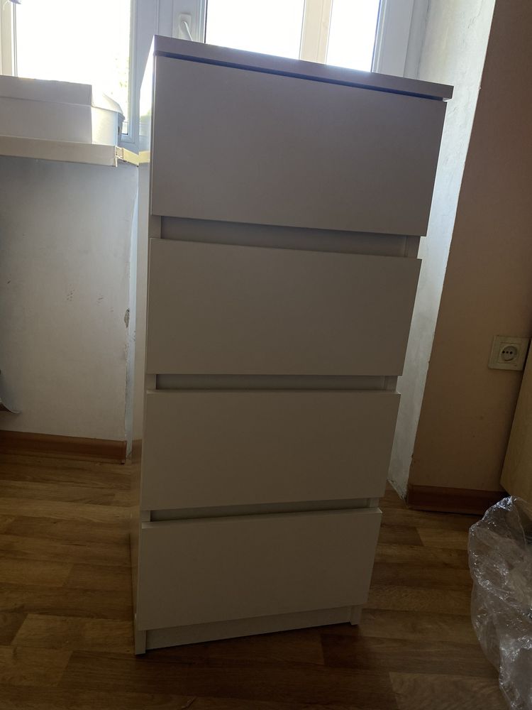 Комод на чотири шухляди "Люсі".