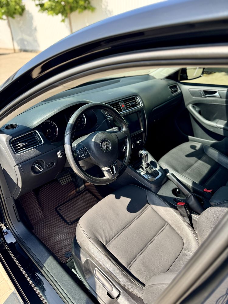 Volkswagen Jetta 2011 VI покоління