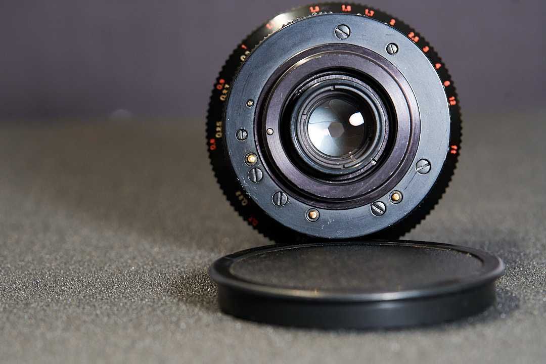 Carl Zeiss Jena Flektogon 20mm f 2.8 red MC M42