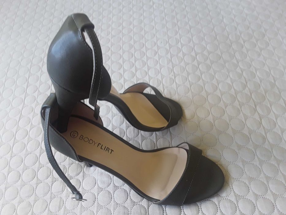 Buty szpilki Body Flirt rozm. 41