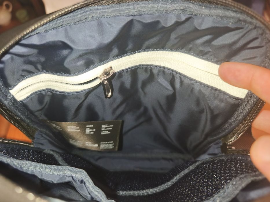 Lacoste Crossbody Bag Black .