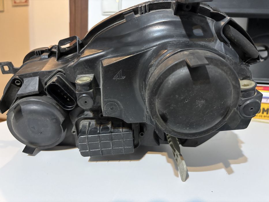 Prawa lampa VW Polo IV 9n