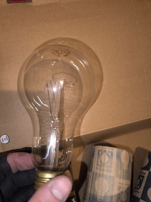 Żarówka żarnikowa stara 150-200W