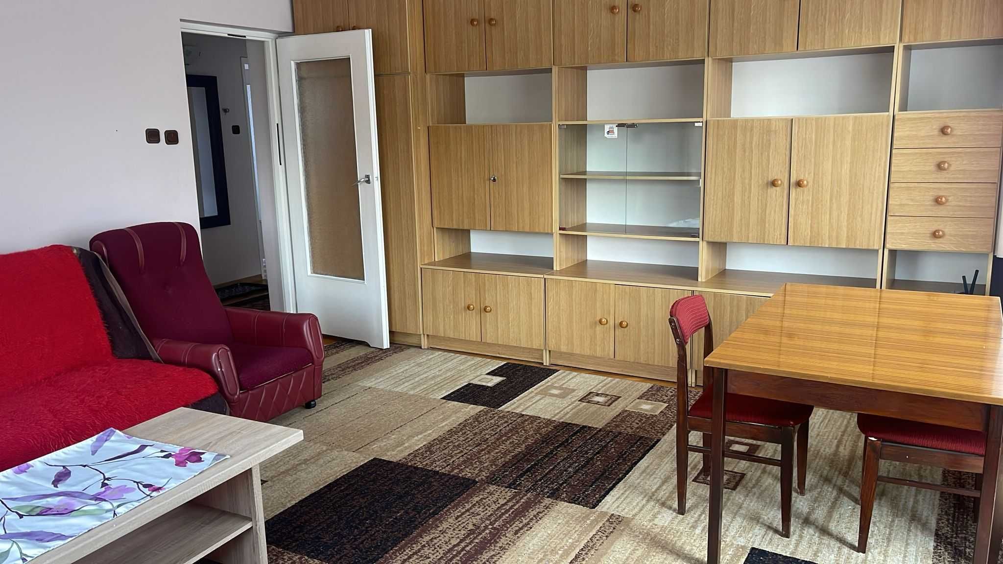 Rezerw. 2 pokoje 1-osob. dla studentek 12, 21m2, bez opłat. Walecznych